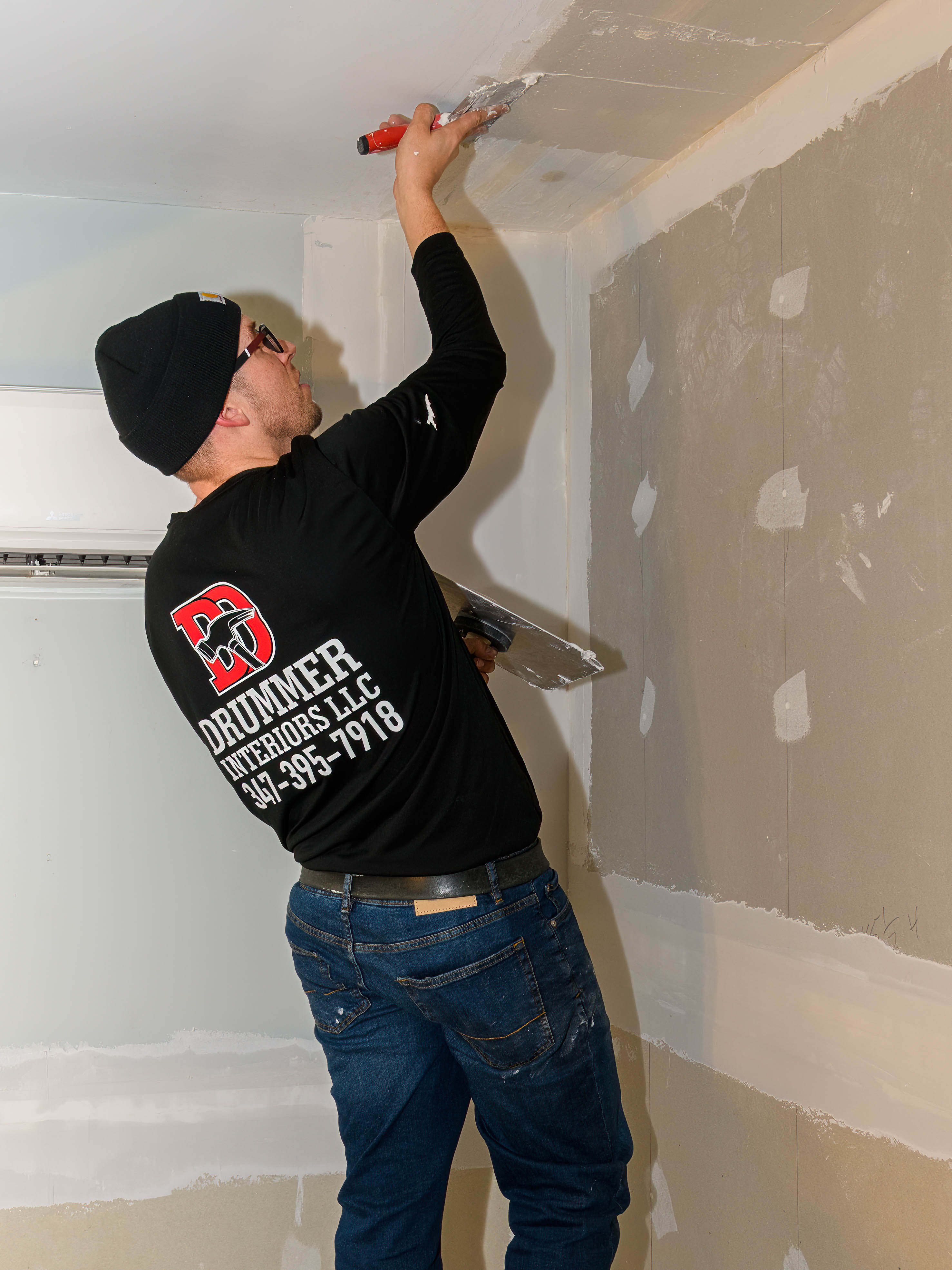 Drummer-Interiors-Bed-and-taping-wall-Glenmont-NY